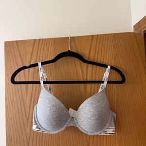 Victorias Secret PINK Lightly Lined T-Shirt Bra 36B